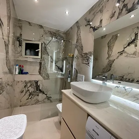 Villa Vila Eless Golem (Tirana)